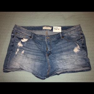 Torrid size 24 jean shorts